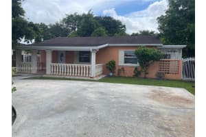 320 E 58th St Hialeah, FL 33013 - MLS#A11837408