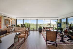 700 Coral Wy APT 4, Coral Gables, FL 33134, - MLS#A11837417