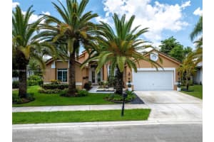 3043 Lakewood Dr, Weston, FL 33332, Sold 11/21/25
