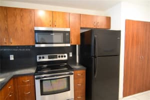 20825 Ne 8th Ct 203-19, Miami