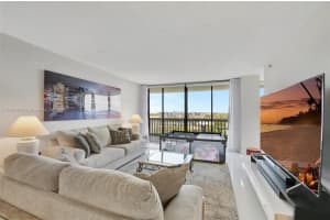 2000 Island Blvd 808, Aventura