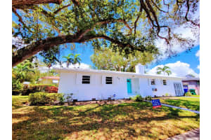 828 NE 76th St, Miami, FL 33138, - MLS#A11837605
