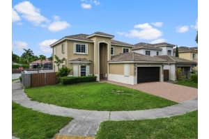 8998 Sw 211th Ln, Cutler Bay