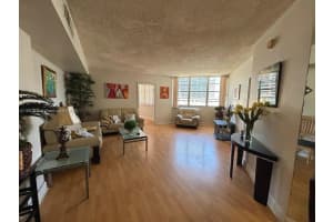 825 Brickell Bay Dr APT 847, Miami, FL 33131, - MLS#A11837734