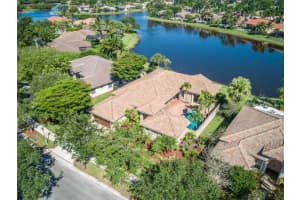 2664 Edgewater Dr, Weston