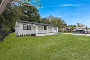 2250 Nw 95th St, Miami