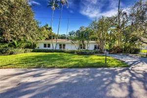 5990 SW 86th St, South Miami, FL 33143 - MLS#A11837858