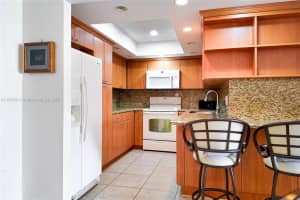 1980 S Ocean Dr 3a Hallandale Beach, FL 33009 - MLS#A11837915