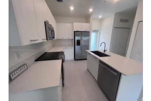 8265 Nw 41st St C-307, Doral
