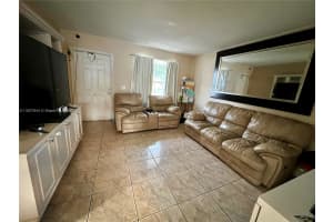 200 SW 11th St 2 2, Hallandale Beach, FL 33009, - MLS#A11837944