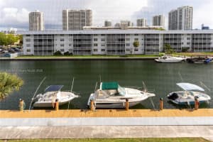 3551 NE 169th St APT 411, North Miami Beach, FL 33160, - MLS#A11838004