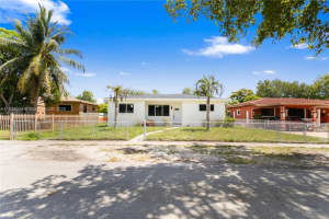 775 Ne 145th St, North Miami