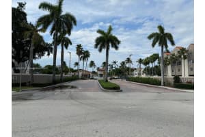 6045 Nw 186th St 309, Hialeah