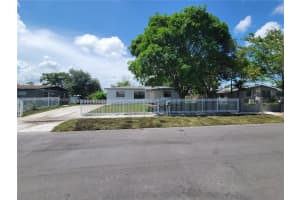 3381 Nw 210th Ter, Miami Gardens