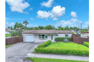 5751 SW 56th St, Davie, FL 33314, - MLS#A11838068
