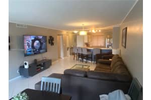 2205 S Cypress Bend Dr 302, Pompano Beach