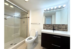 20335 W Country Club Dr 502, Aventura