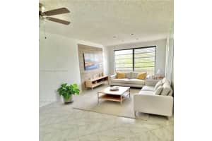 7480 Nw 17th St 305, Plantation