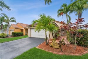 1368 Presidio Dr, Weston