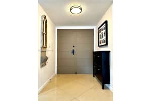 1080 94th St 212, Bay Harbor Islands