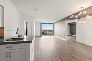 5077 NW 7th St, Miami, FL 33126, - MLS#A11838721