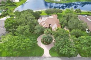 3833 Pine Lake Dr, Weston