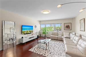 1700 NE 105th St APT 312, Miami Shores, FL 33138, - MLS#A11838797