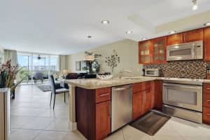 2901 S Palm Aire Dr 608, Pompano Beach