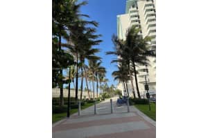 2899 Collins Ave APT 1504, Miami Beach, FL 33140, Sold 09/08/25