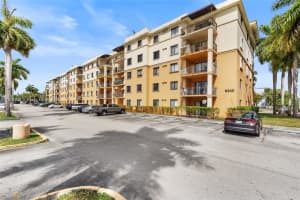 9340 Fontainebleau Blvd W314, Miami