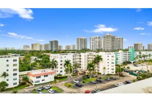 3181 S Ocean Dr 103, Hallandale Beach