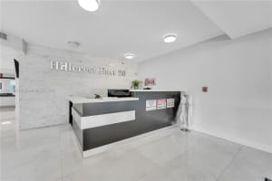 919 Hillcrest Dr 704, Hollywood