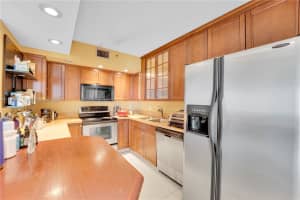 919 Hillcrest Dr APT 704, Hollywood, FL 33021, - MLS#A11839062