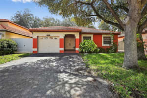 19611 Nw 82nd Ct, Hialeah