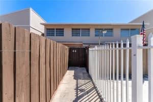 15660 SW 82nd Cir Ln, Miami, FL 33193, Sold 10/06/25
