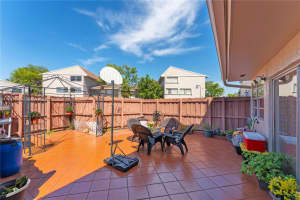 15660 SW 82nd Cir Ln, Miami, FL 33193, Sold 10/06/25