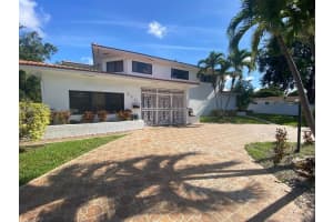 290 Ne 108th St, Miami