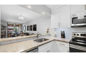 15405 N Miami Lakeway N 203-1, Miami Lakes