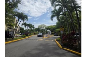 8290 Nw Lake Dr 106, Doral