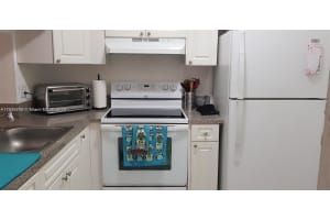 9430 Poinciana Pl 105 Davie, FL 33324 - MLS#A11839318