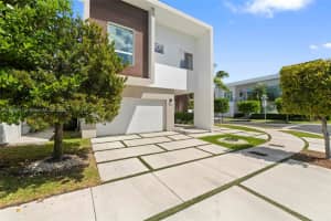 10431 Nw 68th Ter, Doral