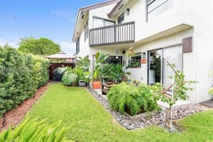 640 Nw 98th Ct 640, Miami