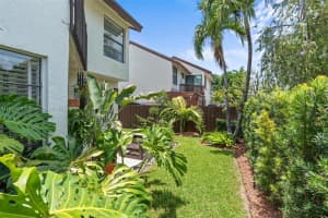 640 NW 98th Ct, Miami, FL 33172, Sold 10/31/25