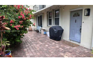 1655 Ne 115th St 14b, Miami