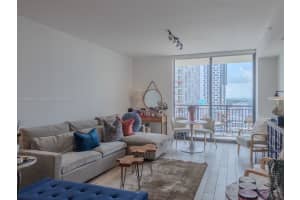999 Sw 1st Ave 1609, Miami