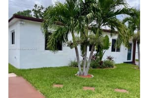 330 W 40th Pl Hialeah, FL 33012 - MLS#A11839718