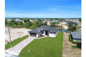 903 Ne 23rd St, Cape Coral