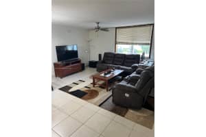 1050 Se 15th St 205, Fort Lauderdale