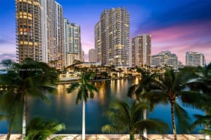495 Brickell Ave 420, Miami