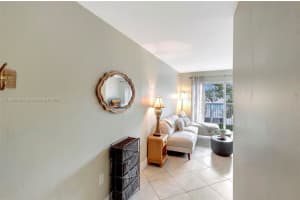 2920 Sw 28th Ter 407, Coconut Grove